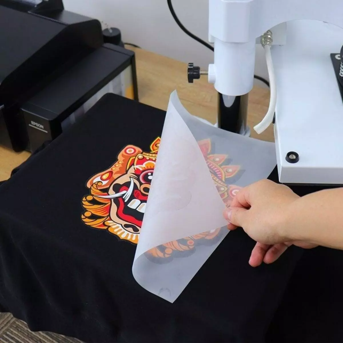 Mengapa Print DTF Menjadi Pilihan untuk Produk Custom?